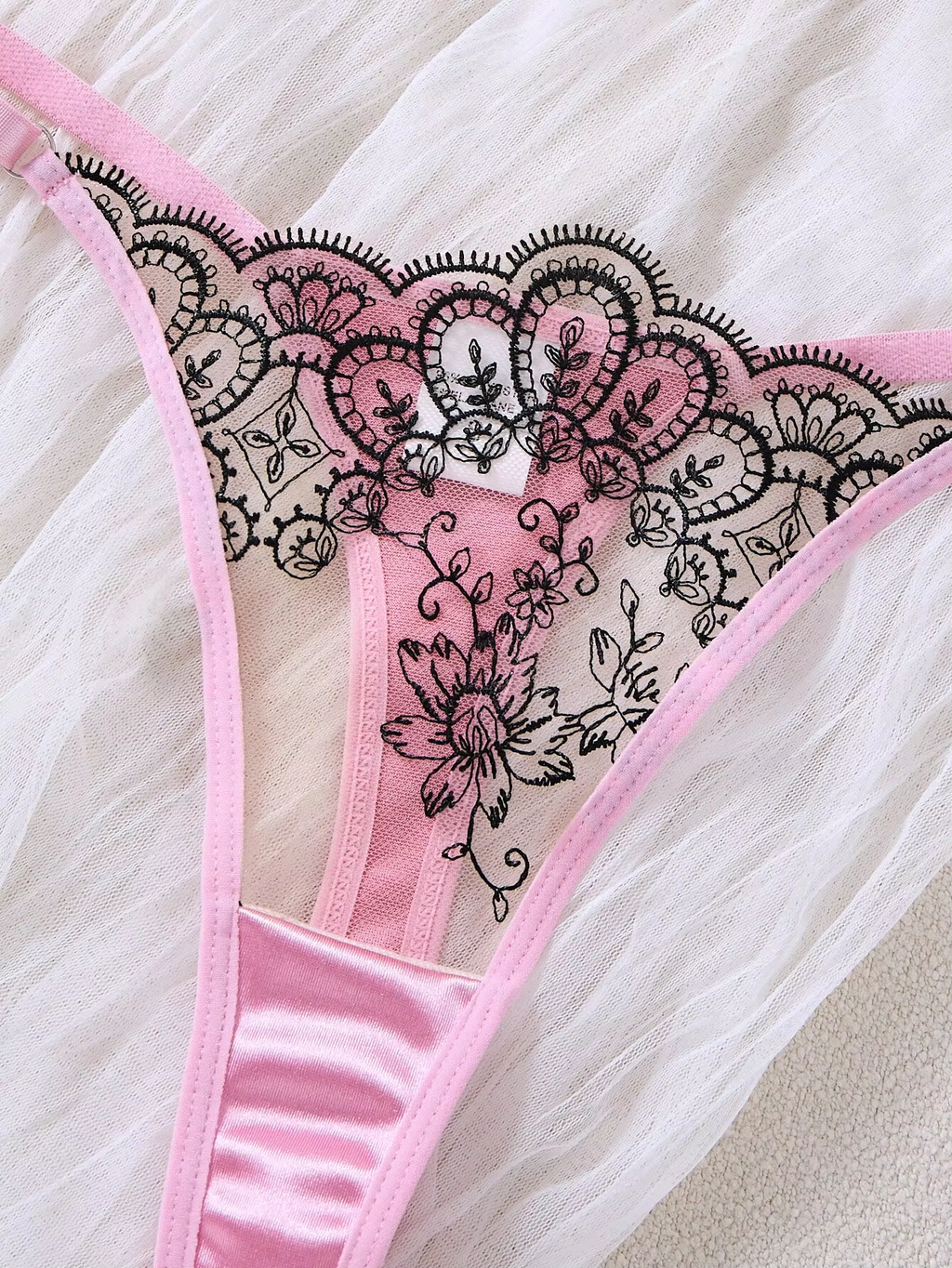 Pink Contrast Lace 2-Piece Set.